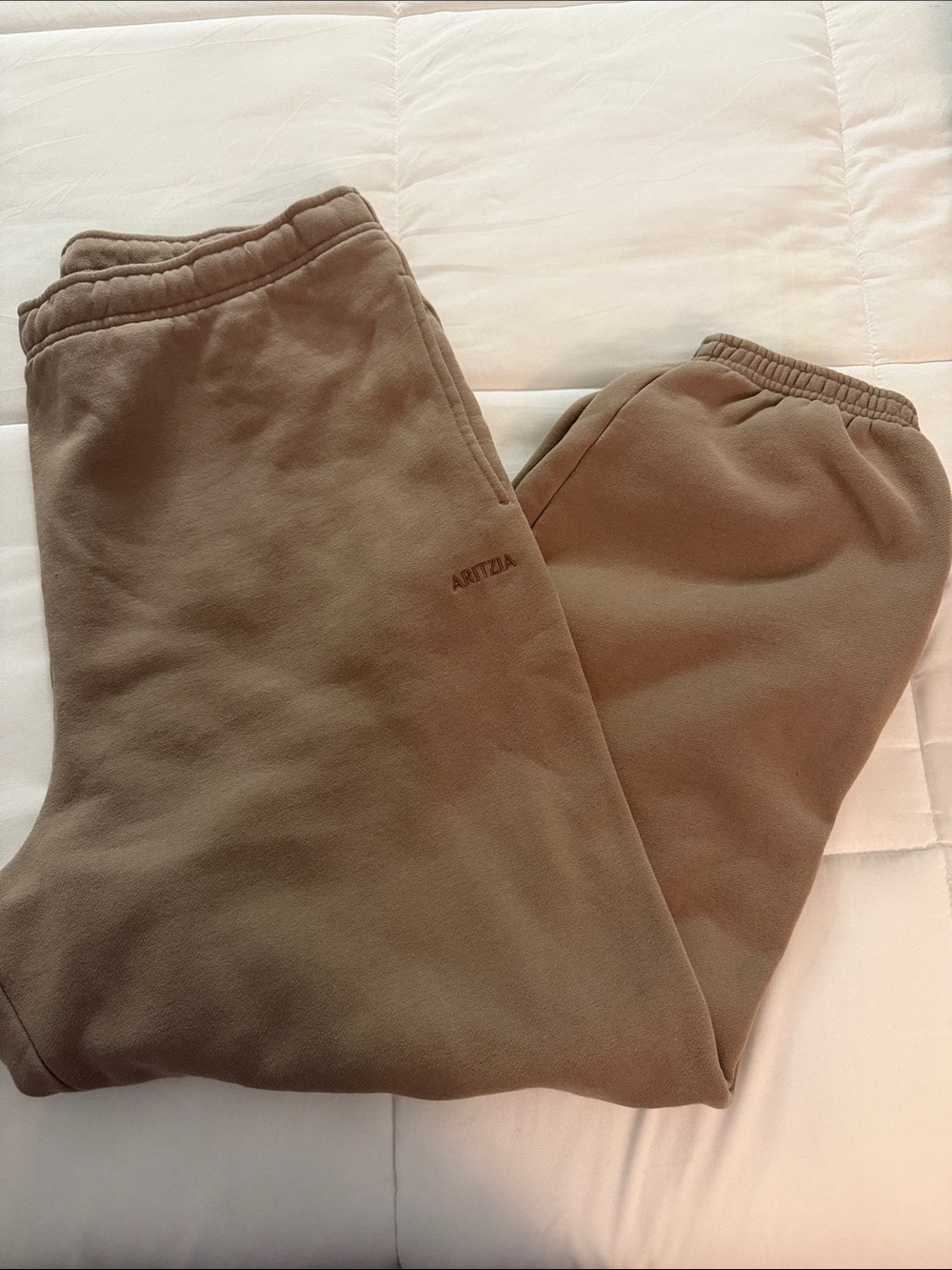 Aritzia mega fit sweatpants